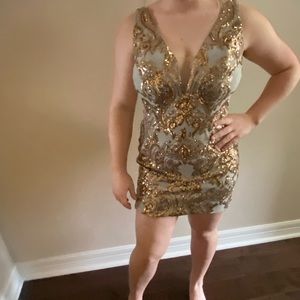 Beautiful sequin dress. Size 6